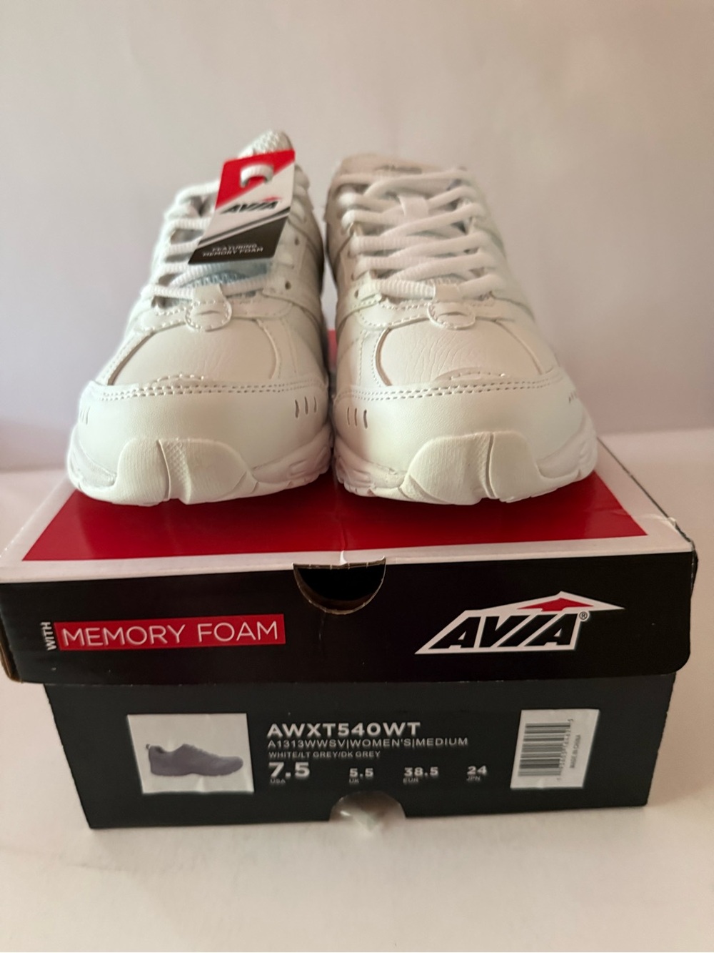 AVIA MEMORY FOAM WHITE /LT GRY/DRK GRY ATHLETIC SNEAKERS WOMEN’s 7.5 MED NEW